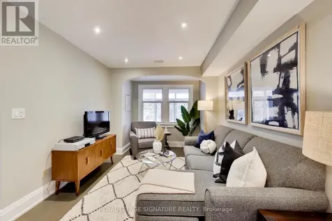 259 Torrens Avenue Toronto (east York) ON M4J 2P6