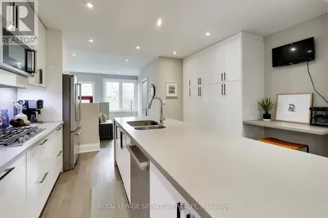 259 Torrens Avenue Toronto (east York) ON M4J 2P6