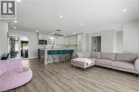 44 Oakhurst Crescent Kitchener ON N2B 3K3