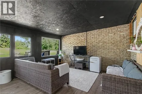 44 Oakhurst Crescent Kitchener ON N2B 3K3