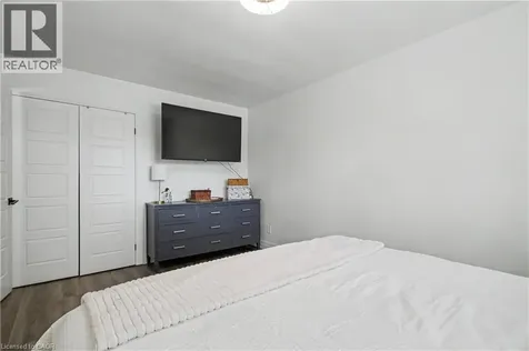 44 Oakhurst Crescent Kitchener ON N2B 3K3