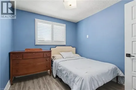 44 Oakhurst Crescent Kitchener ON N2B 3K3