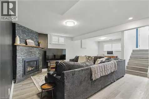 44 Oakhurst Crescent Kitchener ON N2B 3K3