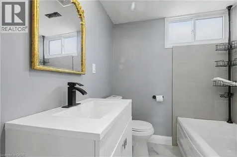 44 Oakhurst Crescent Kitchener ON N2B 3K3