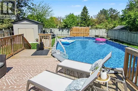 44 Oakhurst Crescent Kitchener ON N2B 3K3