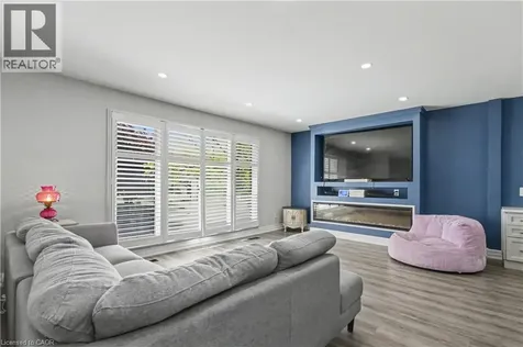 44 Oakhurst Crescent Kitchener ON N2B 3K3