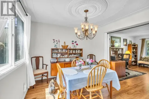 359 Lexington Road Waterloo ON N2K 2J9