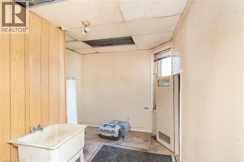 220 Alder Street West Dunnville ON N1A 1R4