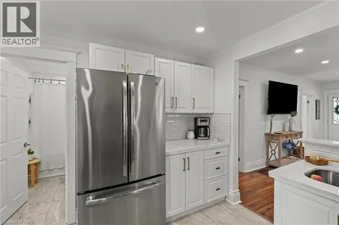 99 Edgemont Street North Hamilton ON L8H 4C9