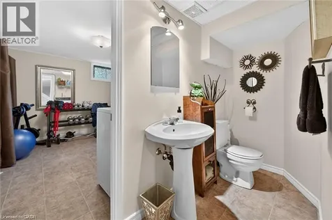 7 Coral Drive St. Catharines ON L2N 3R4