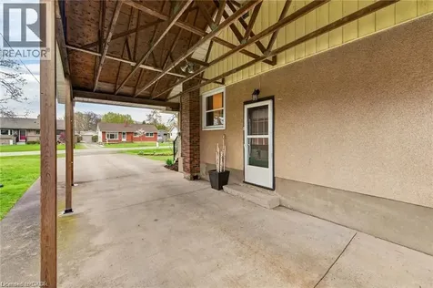 7 Coral Drive St. Catharines ON L2N 3R4