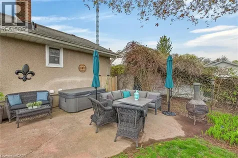 7 Coral Drive St. Catharines ON L2N 3R4