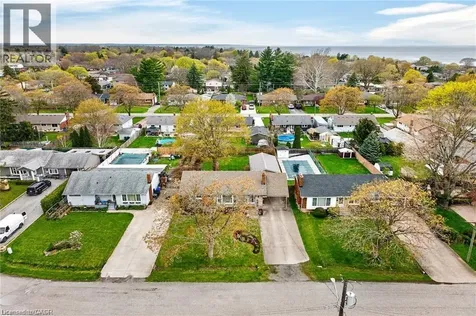 7 Coral Drive St. Catharines ON L2N 3R4