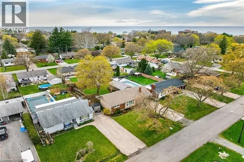 7 Coral Drive St. Catharines ON L2N 3R4