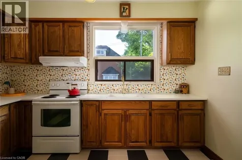 141 Rothsay Avenue Hamilton ON L8M 3G5