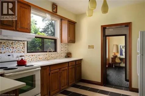 141 Rothsay Avenue Hamilton ON L8M 3G5