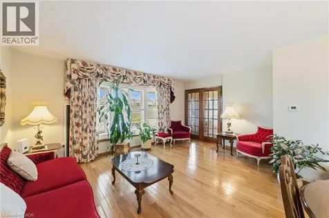 546 Dicenzo Drive Hamilton ON L9C 2C3