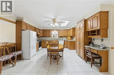546 Dicenzo Drive Hamilton ON L9C 2C3