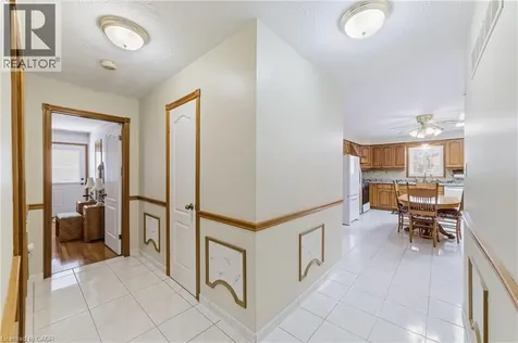 546 Dicenzo Drive Hamilton ON L9C 2C3