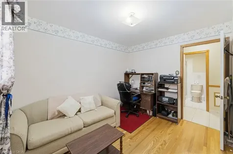 546 Dicenzo Drive Hamilton ON L9C 2C3