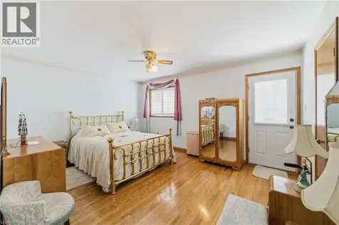 546 Dicenzo Drive Hamilton ON L9C 2C3
