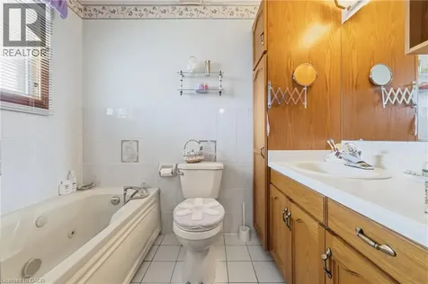 546 Dicenzo Drive Hamilton ON L9C 2C3