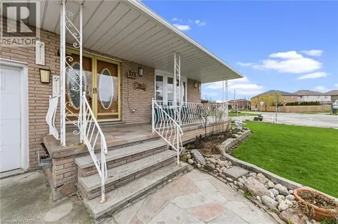 546 Dicenzo Drive Hamilton ON L9C 2C3