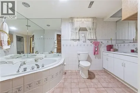 546 Dicenzo Drive Hamilton ON L9C 2C3