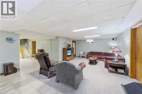 546 Dicenzo Drive Hamilton ON L9C 2C3