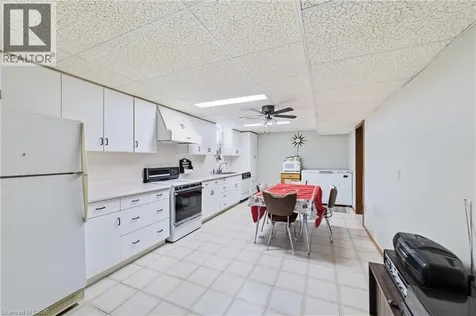 546 Dicenzo Drive Hamilton ON L9C 2C3