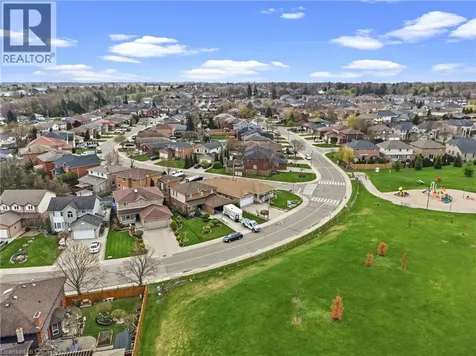 546 Dicenzo Drive Hamilton ON L9C 2C3
