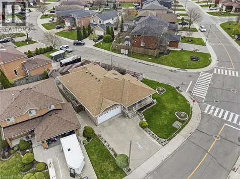 546 Dicenzo Drive Hamilton ON L9C 2C3