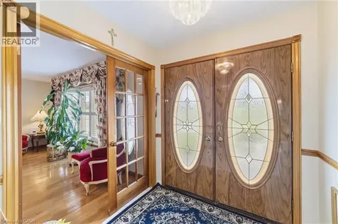 546 Dicenzo Drive Hamilton ON L9C 2C3