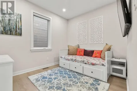 846 Sendero Way Ottawa ON K2S 2W9