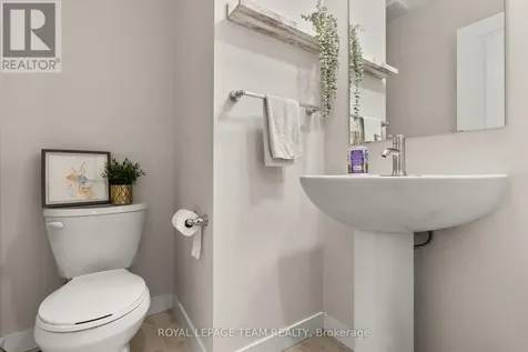 846 Sendero Way Ottawa ON K2S 2W9