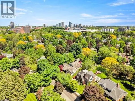 261 Union Boulevard Kitchener ON N2M 2S9