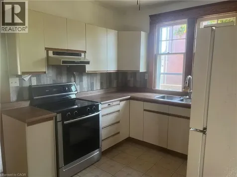 14 Hopeton Street Cambridge ON N1R 3T3