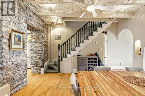 176 King Edward Avenue Ottawa ON K1N 7L5