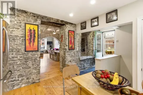 176 King Edward Avenue Ottawa ON K1N 7L5