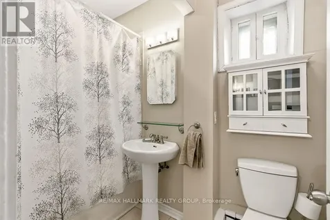176 King Edward Avenue Ottawa ON K1N 7L5