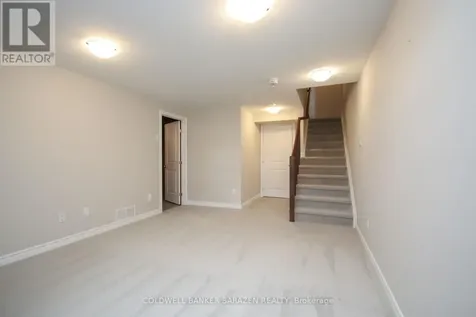 4043 Kelly Farm Drive Ottawa ON K1T 0E3