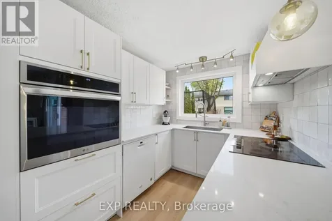 2333 Cotters Crescent Ottawa ON K1V 8Y7