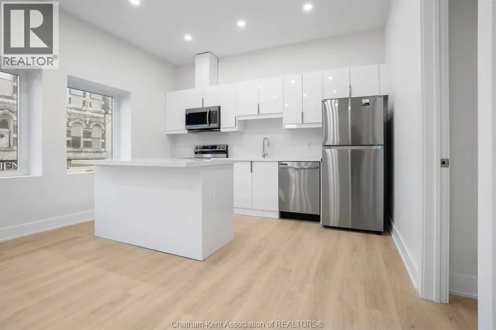 153 King Street Chatham ON N7M 1E4