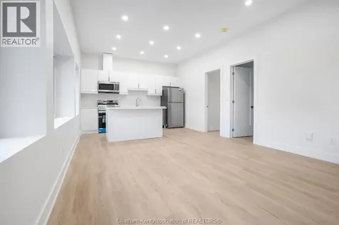 153 King Street Chatham ON N7M 1E4