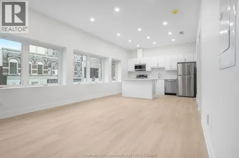 153 King Street Chatham ON N7M 1E4
