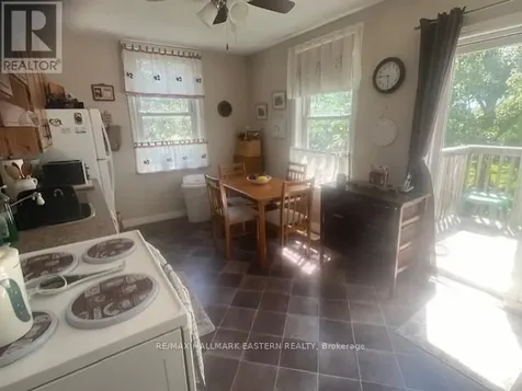 7 Edward Street Selwyn ON K0L 2H0
