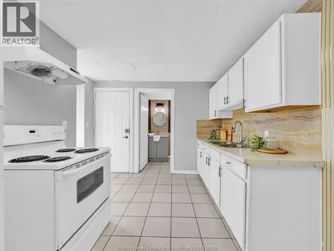 1153 University Avenue East Windsor ON N9A 3A5