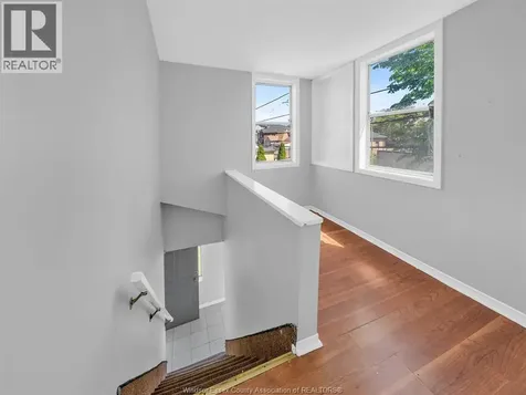 1153 University Avenue East Windsor ON N9A 3A5