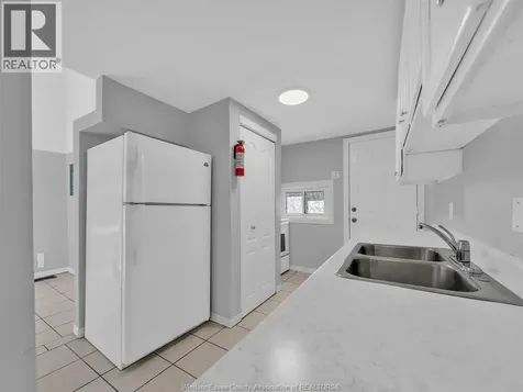 1153 University Avenue East Windsor ON N9A 3A5