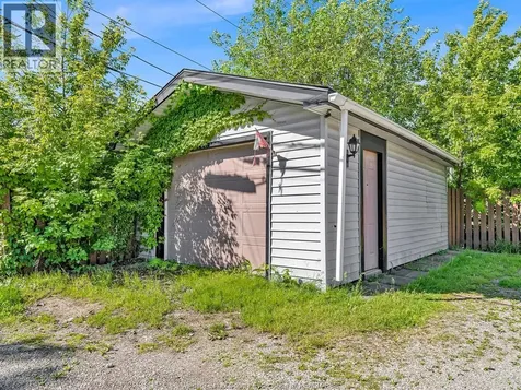 1153 University Avenue East Windsor ON N9A 3A5